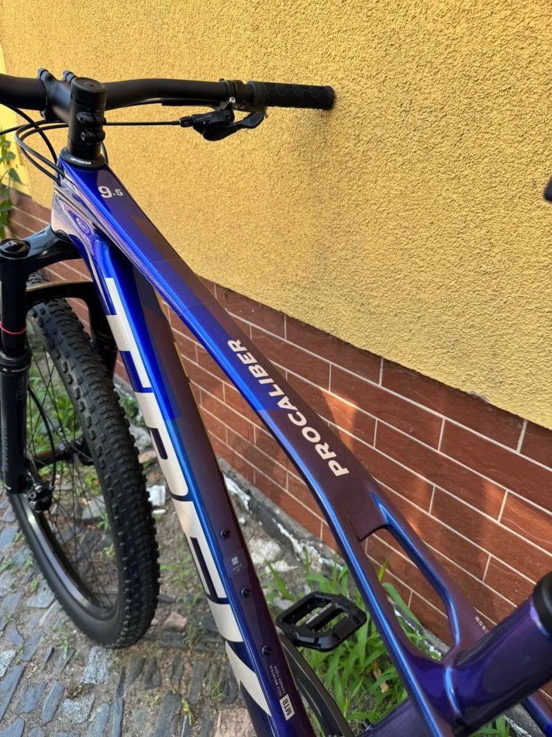 Trek Procaliber 9.5 Gen3 Hex Blue Carbon Horské kolo