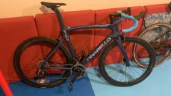 Pinarello Dogma F10 sada SRAM RED AXS, nová zapletená kola No Limited