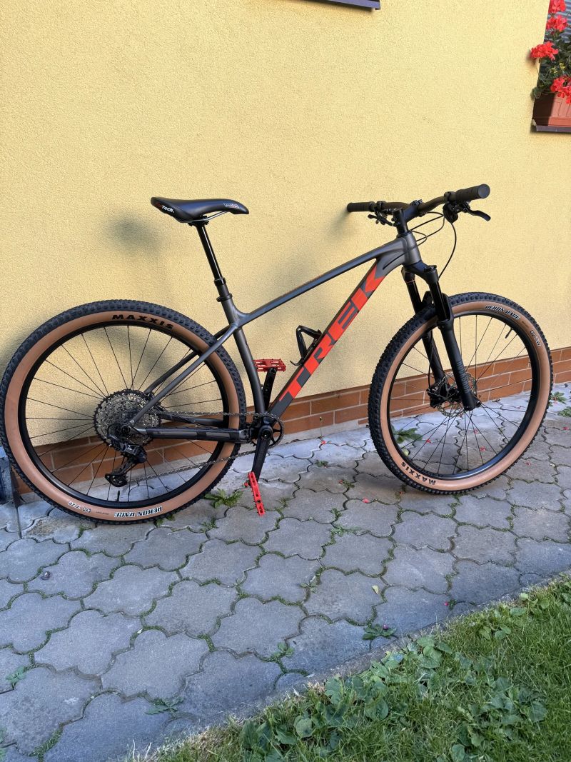 TREK PROCALIBER 8 MATTE MERCURY/LITHIUM GREY