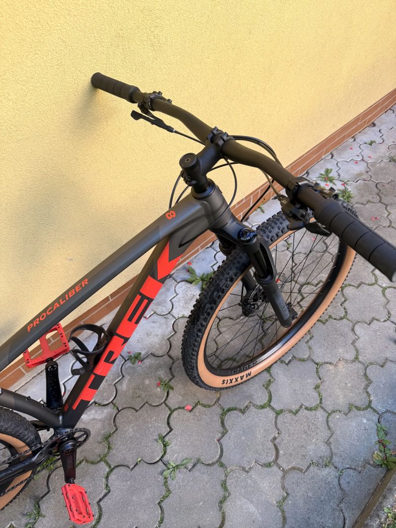 TREK PROCALIBER 8 MATTE MERCURY/LITHIUM GREY