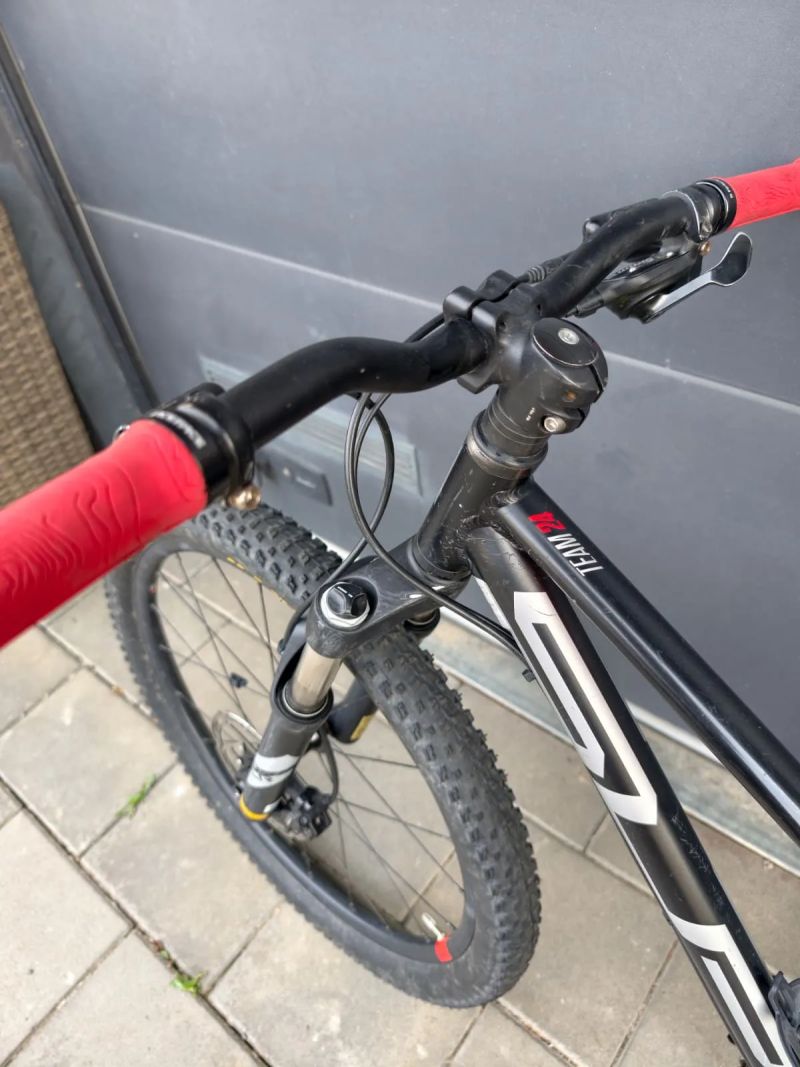 Superior Team 24 (2020) – lehké dětské MTB, vzduchová vidlice, hydraulické brzdy