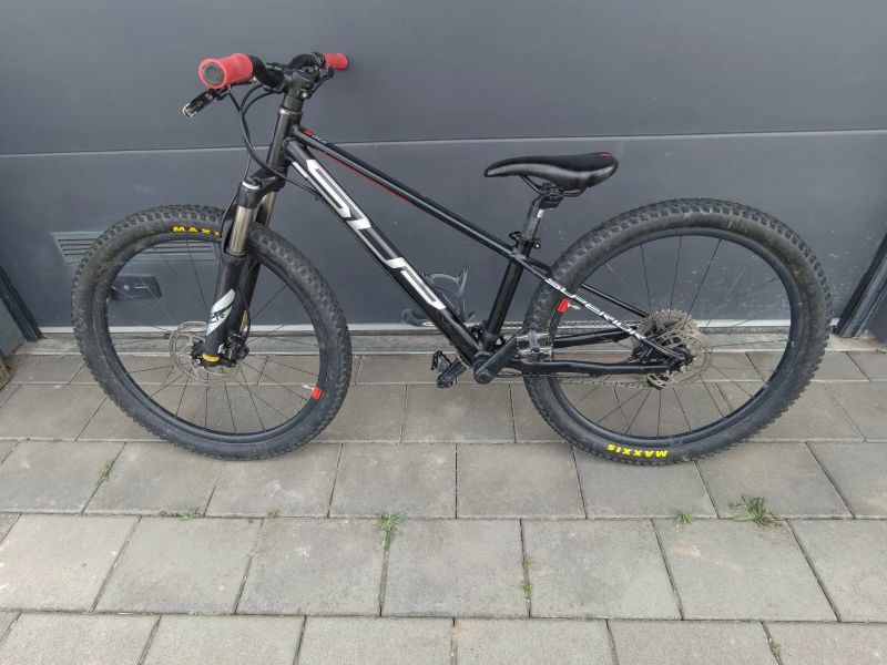 Superior Team 24 (2020) – lehké dětské MTB, vzduchová vidlice, hydraulické brzdy
