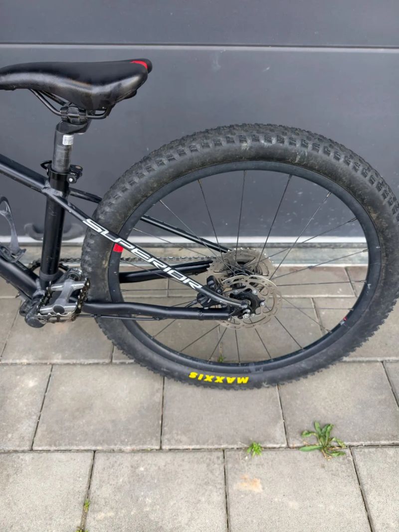 Superior Team 24 (2020) – lehké dětské MTB, vzduchová vidlice, hydraulické brzdy