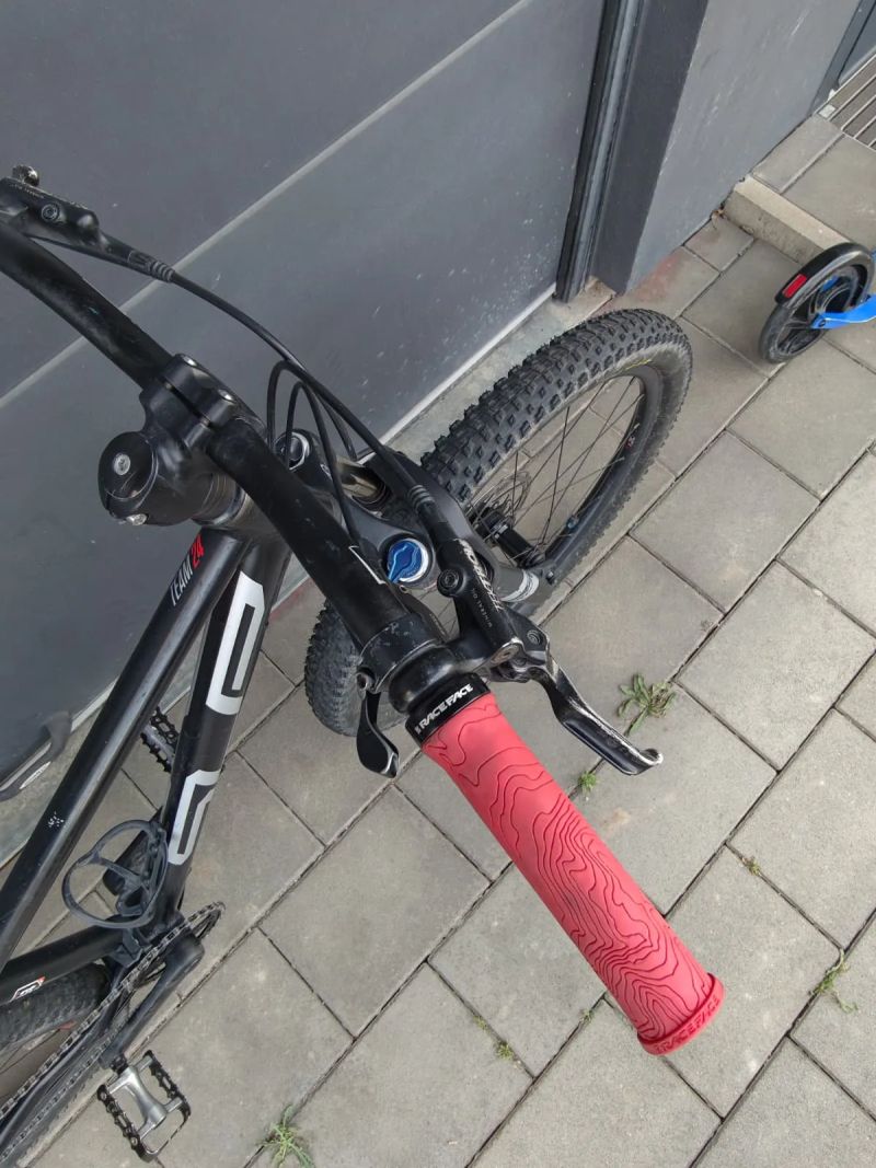 Superior Team 24 (2020) – lehké dětské MTB, vzduchová vidlice, hydraulické brzdy