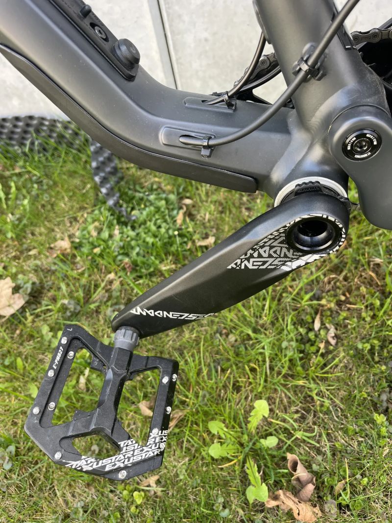 YT JEFFSY AL Core 2, vel. L, nájezd pouze 500 km