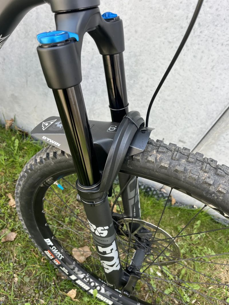 YT JEFFSY AL Core 2, vel. L, nájezd pouze 500 km