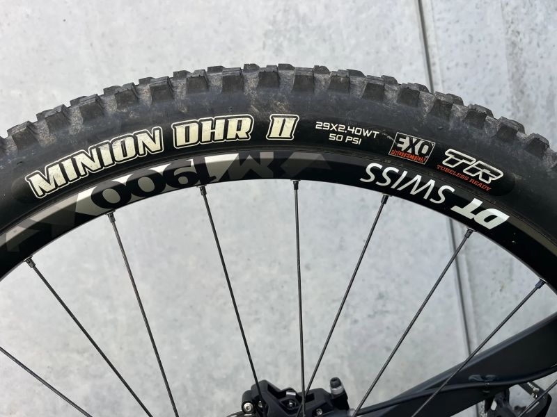 YT JEFFSY AL Core 2, vel. L, nájezd pouze 500 km