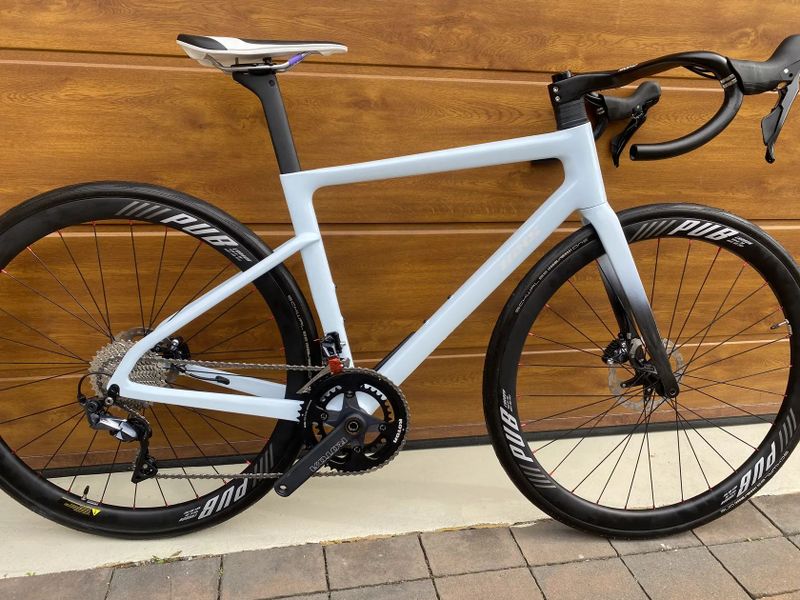 BIXS Gran Turismo X Carbon 