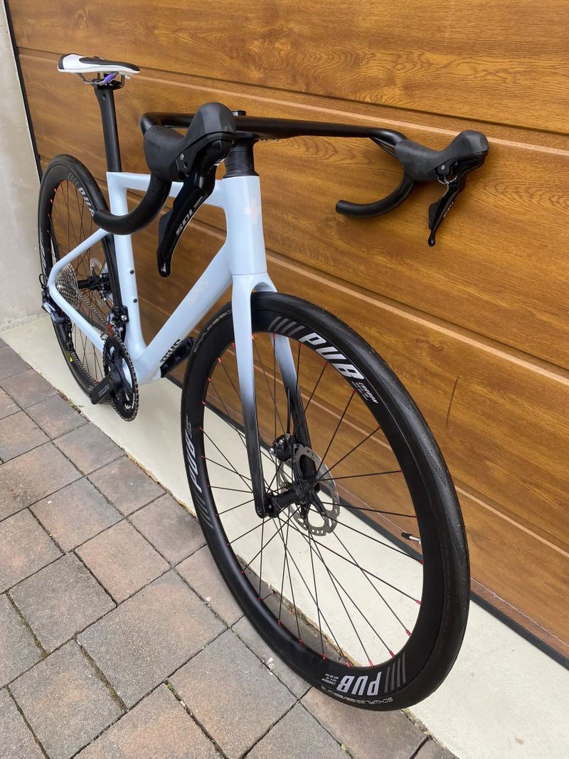 BIXS Gran Turismo X Carbon 