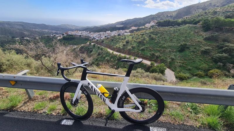 Canyon Aeroad CF SLX 8 AXS velikost XL