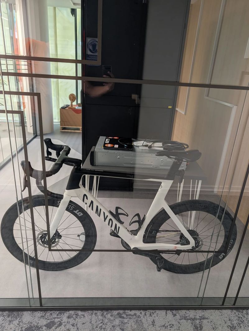Canyon Aeroad CF SLX 8 AXS velikost XL