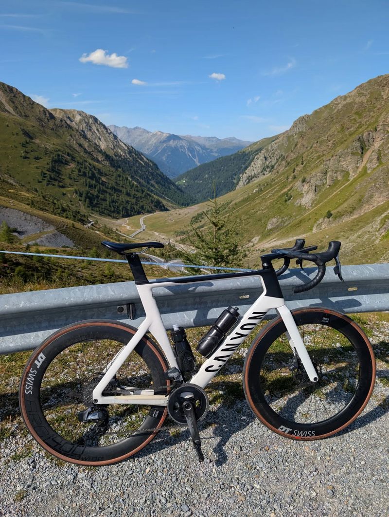 Canyon Aeroad CF SLX 8 AXS velikost XL
