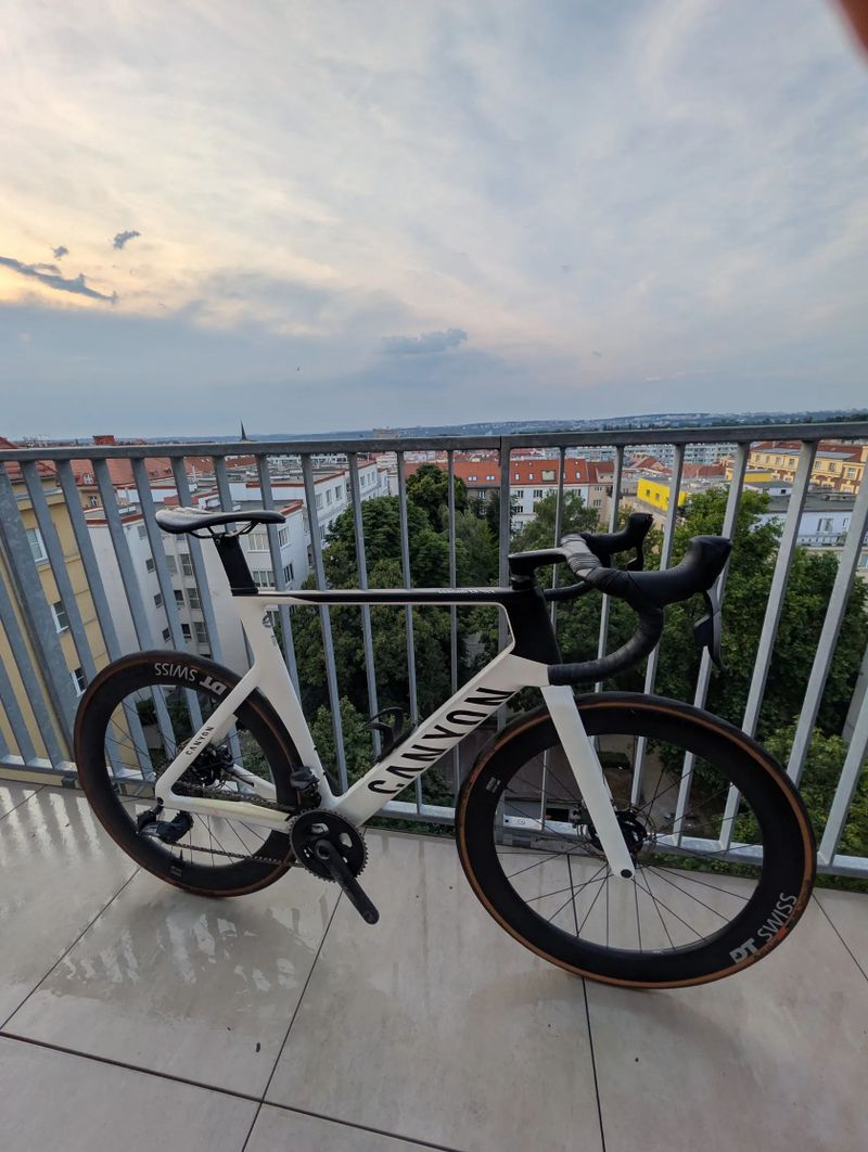Canyon Aeroad CF SLX 8 AXS velikost XL