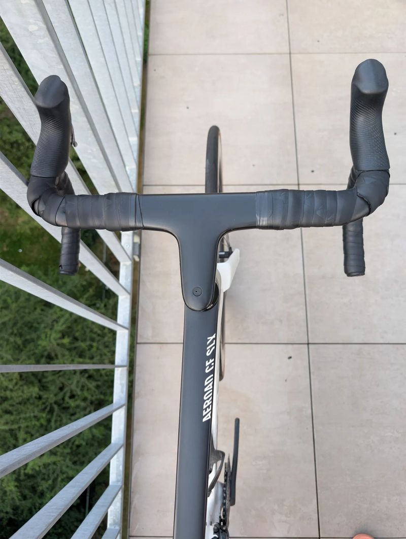 Canyon Aeroad CF SLX 8 AXS velikost XL