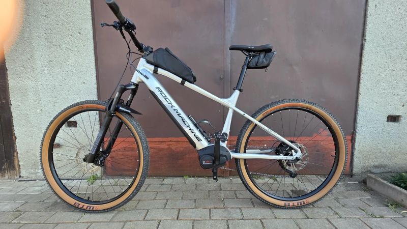 ROCK MACHINE TORRENT INT E70-29 BOSCH GLOSS SILVER/BLACK