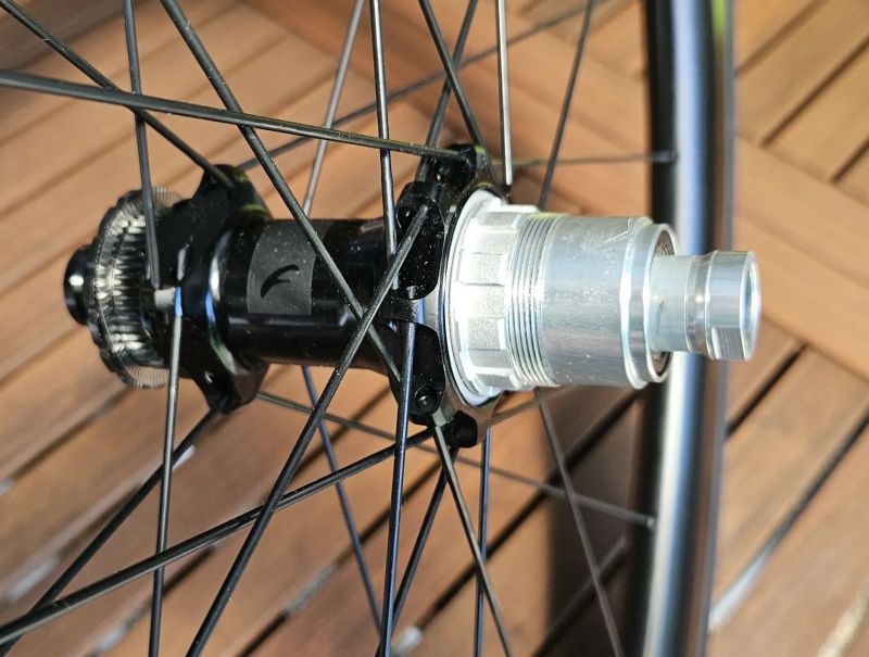 FULCRUM Wind 42 Disc Brake – moderní kola s karbonovými ráfky - NOVÁ