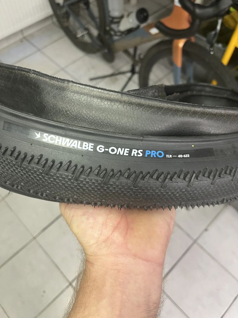 Prodám Schwalbe G-one RS Pro tlr 40-622