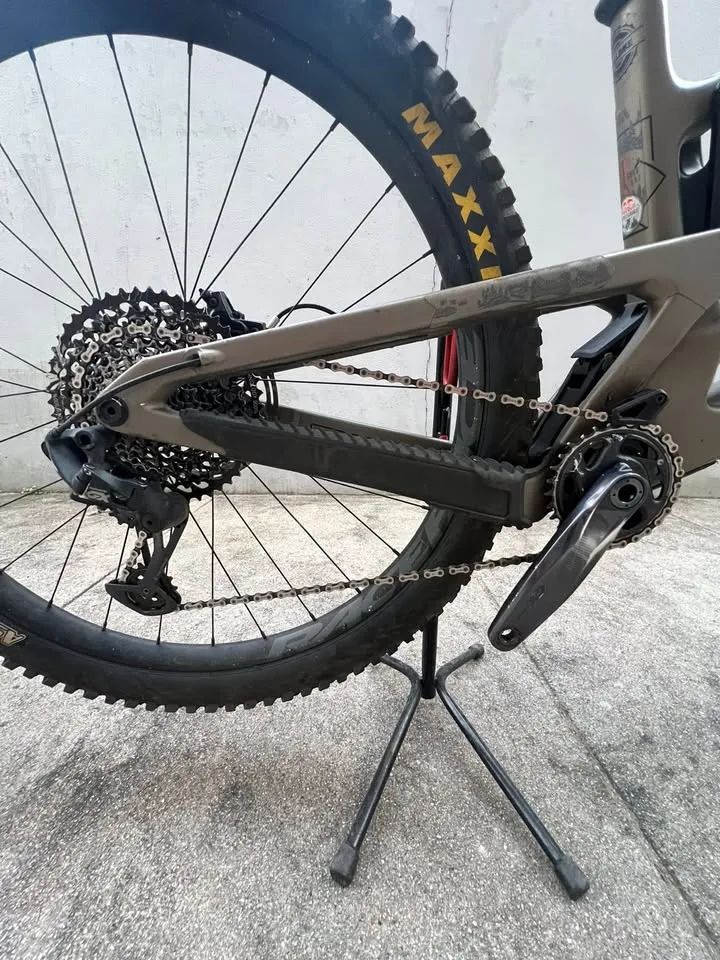 Santa Cruz MEGATOWER V2 C 2024