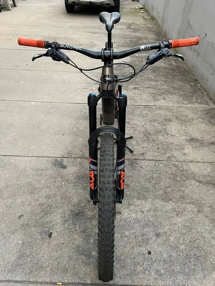Santa Cruz MEGATOWER V2 C 2024