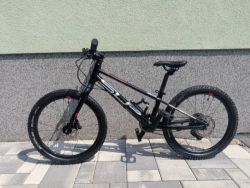 Závodní raketa: Dětské kolo Superior Team 20" (Hydraulické brzdy)