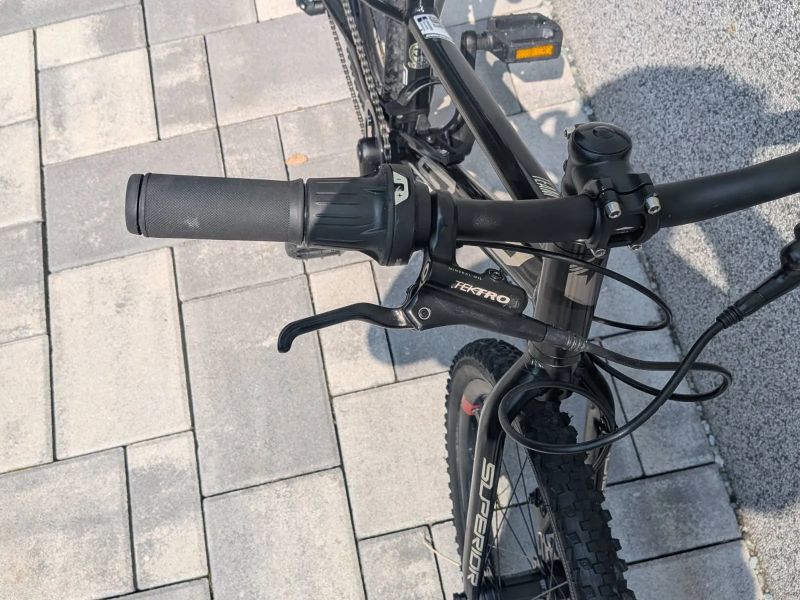 Závodní raketa: Dětské kolo Superior Team 20" (Hydraulické brzdy)