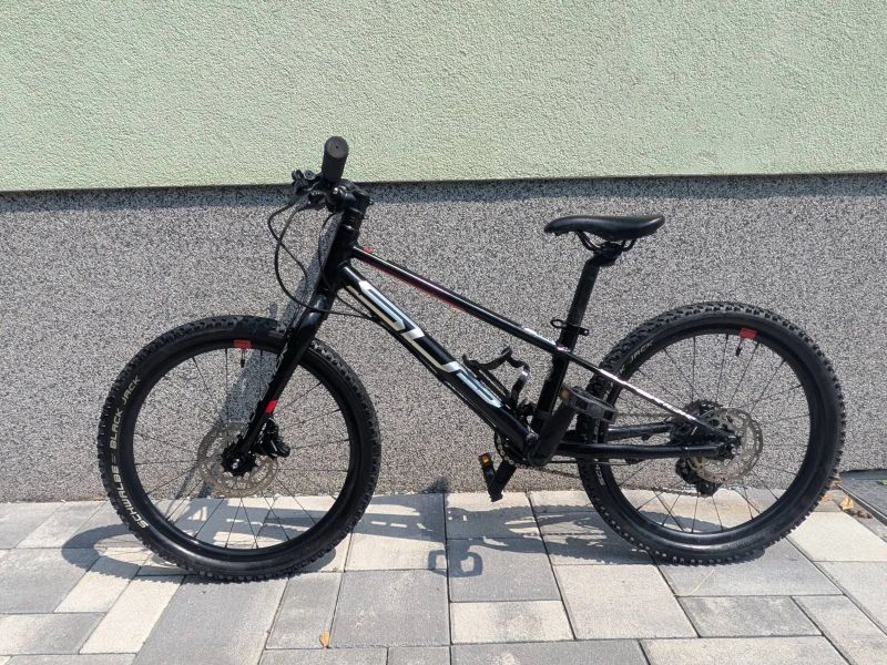 Závodní raketa: Dětské kolo Superior Team 20" (Hydraulické brzdy)
