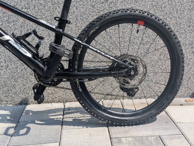 Závodní raketa: Dětské kolo Superior Team 20" (Hydraulické brzdy)