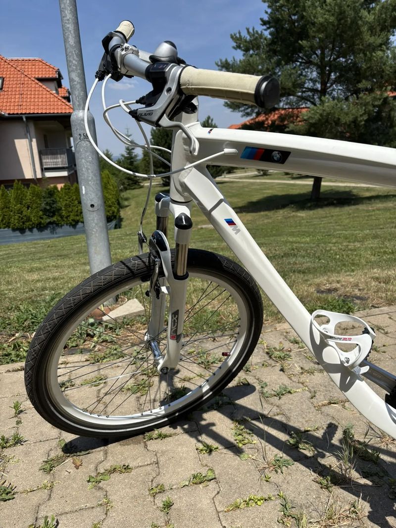 BMW Cruise bike, Pearl White