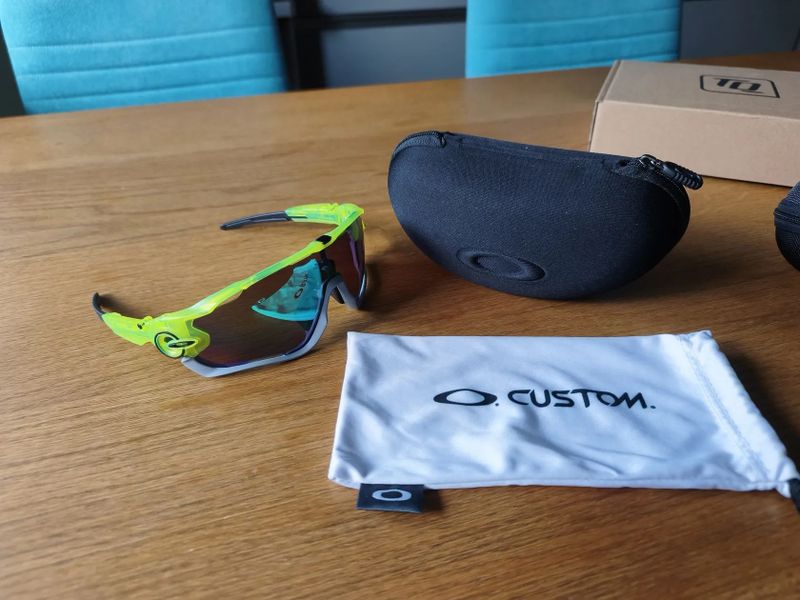 sportovní brýle OAKLEY Jawbreaker CUSTOM a ACTUATOR SQ