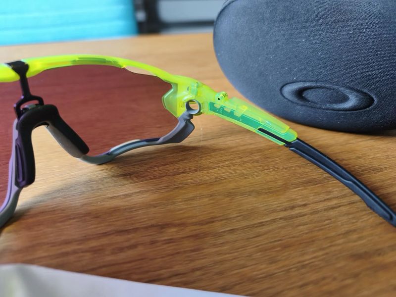 sportovní brýle OAKLEY Jawbreaker CUSTOM a ACTUATOR SQ