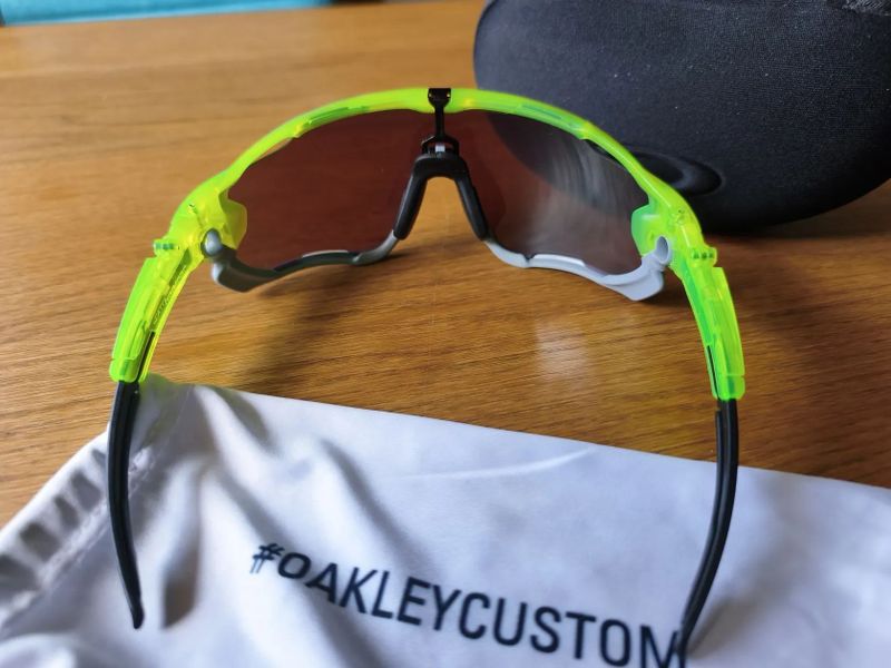 sportovní brýle OAKLEY Jawbreaker CUSTOM a ACTUATOR SQ