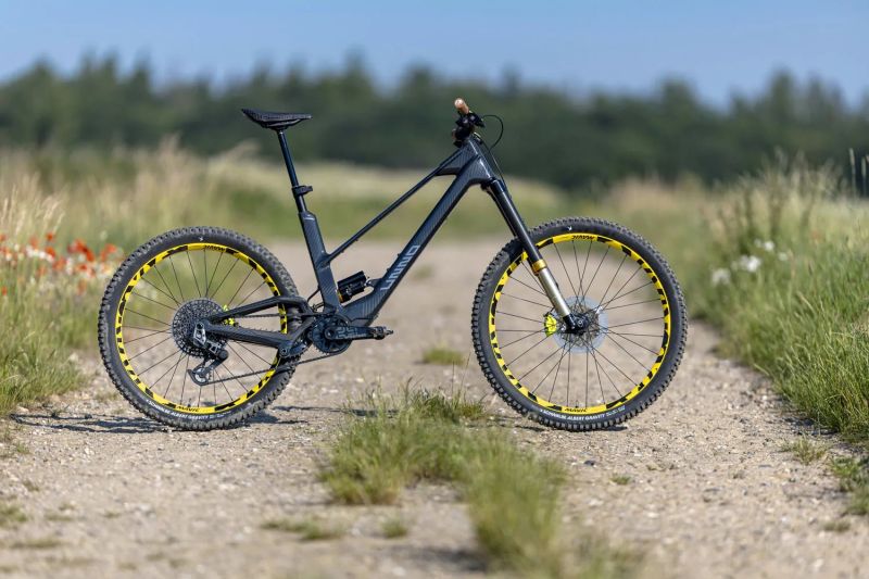 Unno Mith 2. generace - Avinox M2S