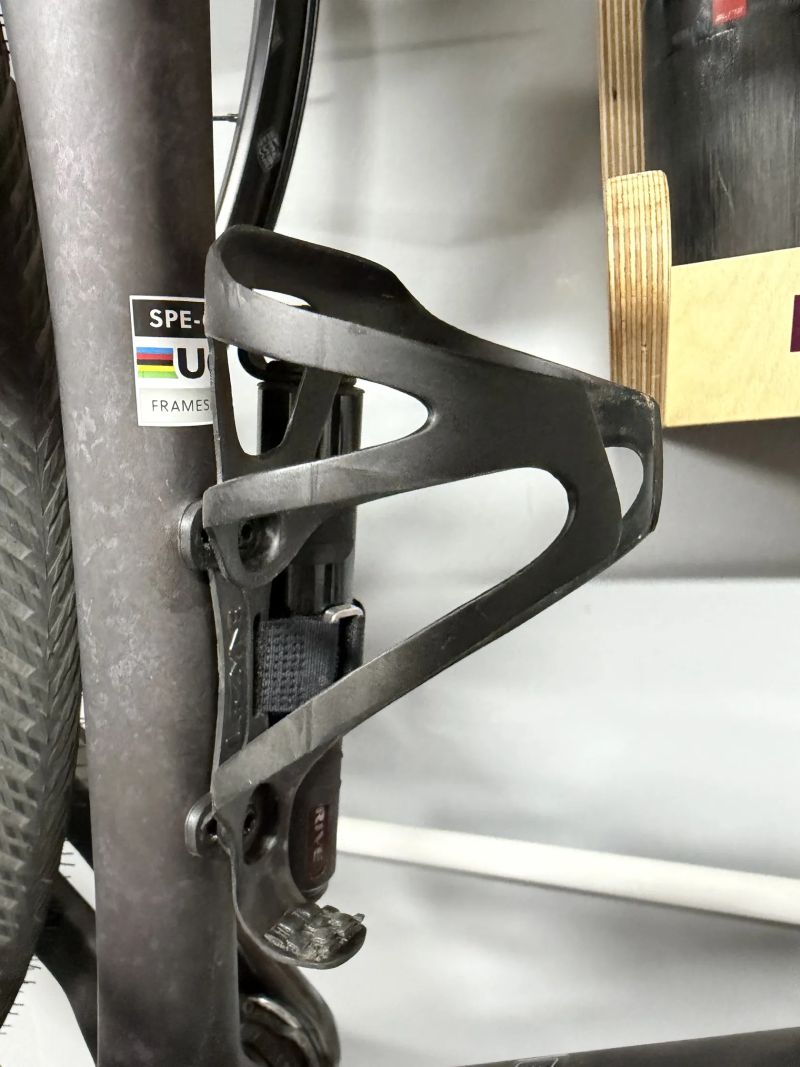 2x carbon kosiky 18g bontrager xxx replika