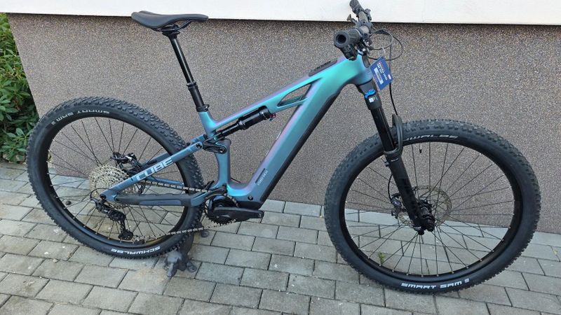 Nový Cube Stereo Hybrid One44 HPC custom "M" Top verze