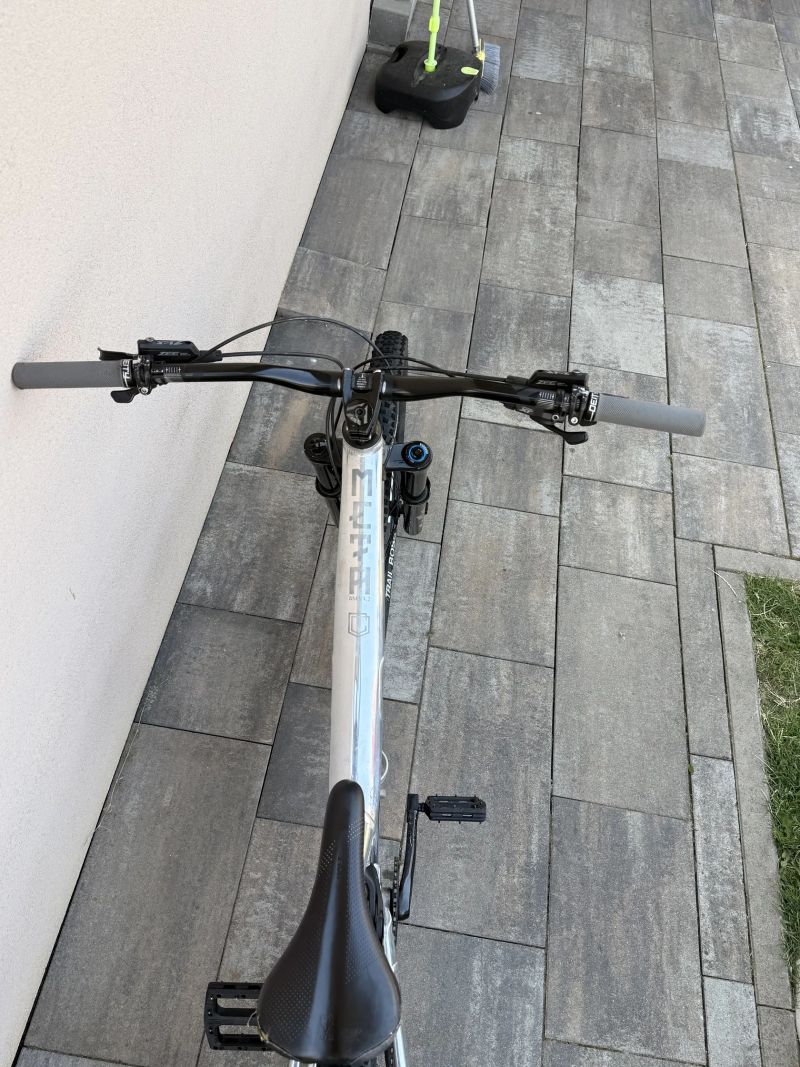 Commencal Meta AM V4.2