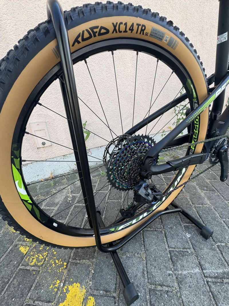 Merida Ninety six team
