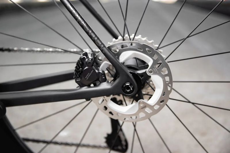 SUPERIOR RR 9.8 Matte Carbon / black, vel. 56 cm (L) (Ultegra , karbonová kola ,váha 7,5 Kg!)