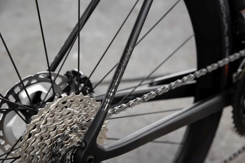 SUPERIOR RR 9.8 Matte Carbon / black, vel. 56 cm (L) (Ultegra , karbonová kola ,váha 7,5 Kg!)