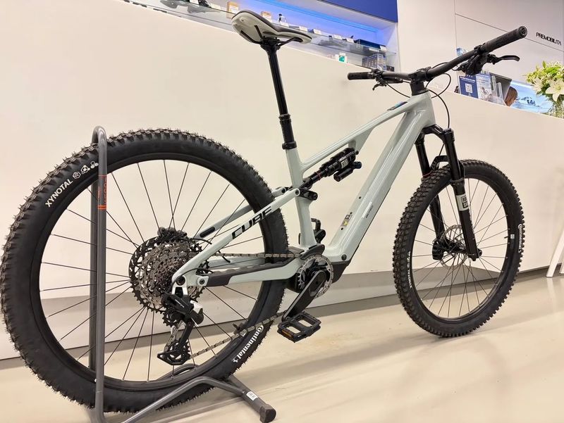 Cube AMS Hybrid ONE44 C:62 Race 400X