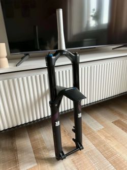 Prodám vidlici SR Suntour DUROLUX38 EVO Boost Air EQ RC+-PCS 29" 180 mm