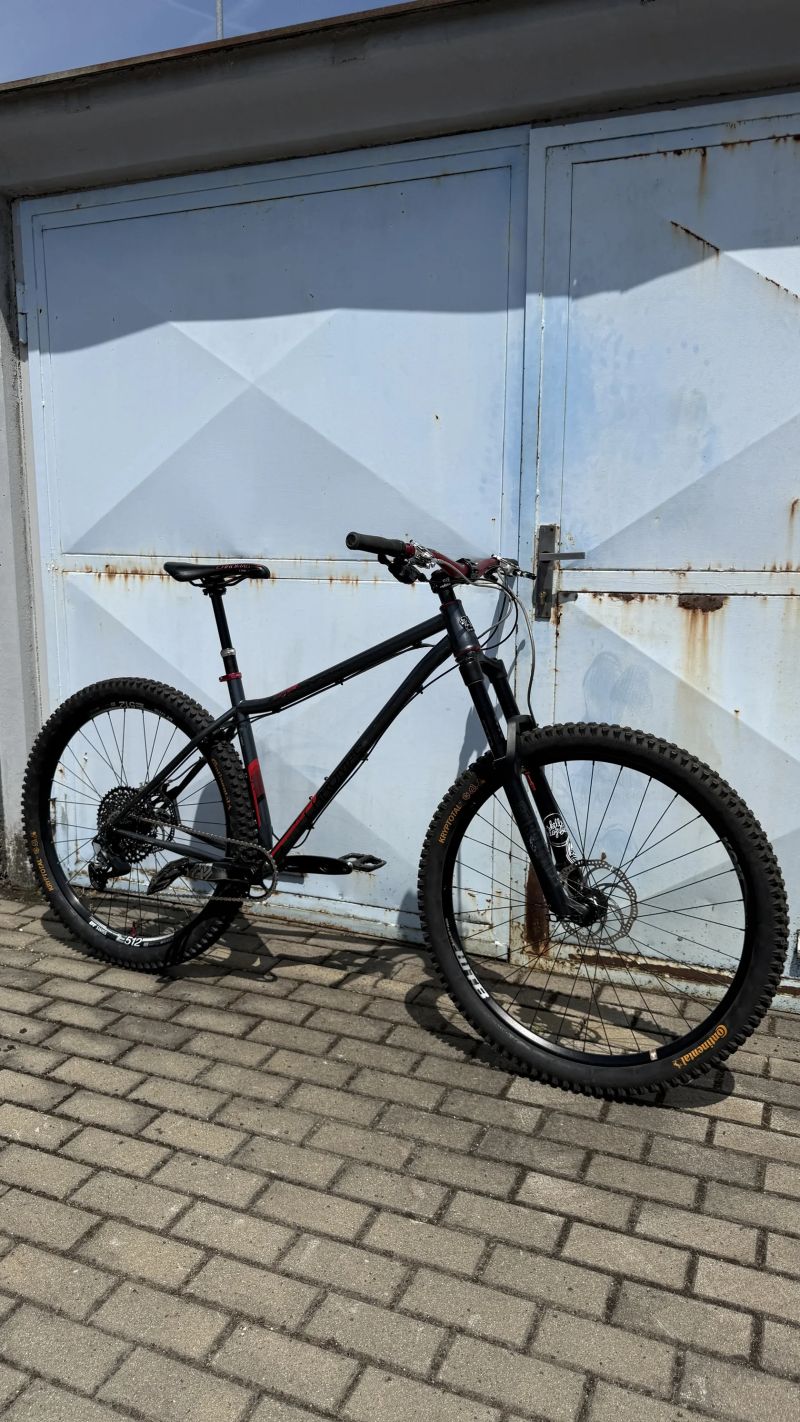 Hardtail Enduro na rámu CHROMAG ROOTDOWN