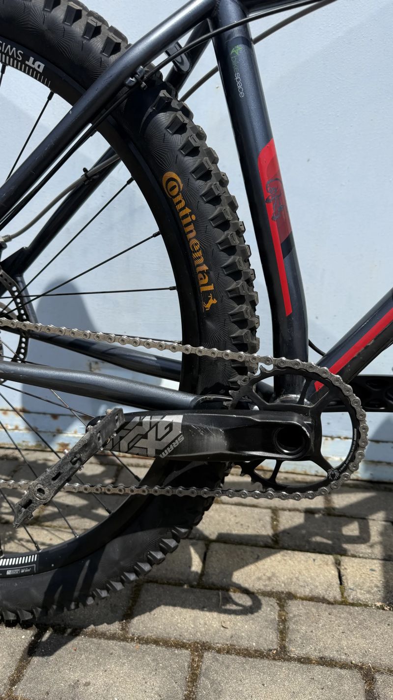 Hardtail Enduro na rámu CHROMAG ROOTDOWN