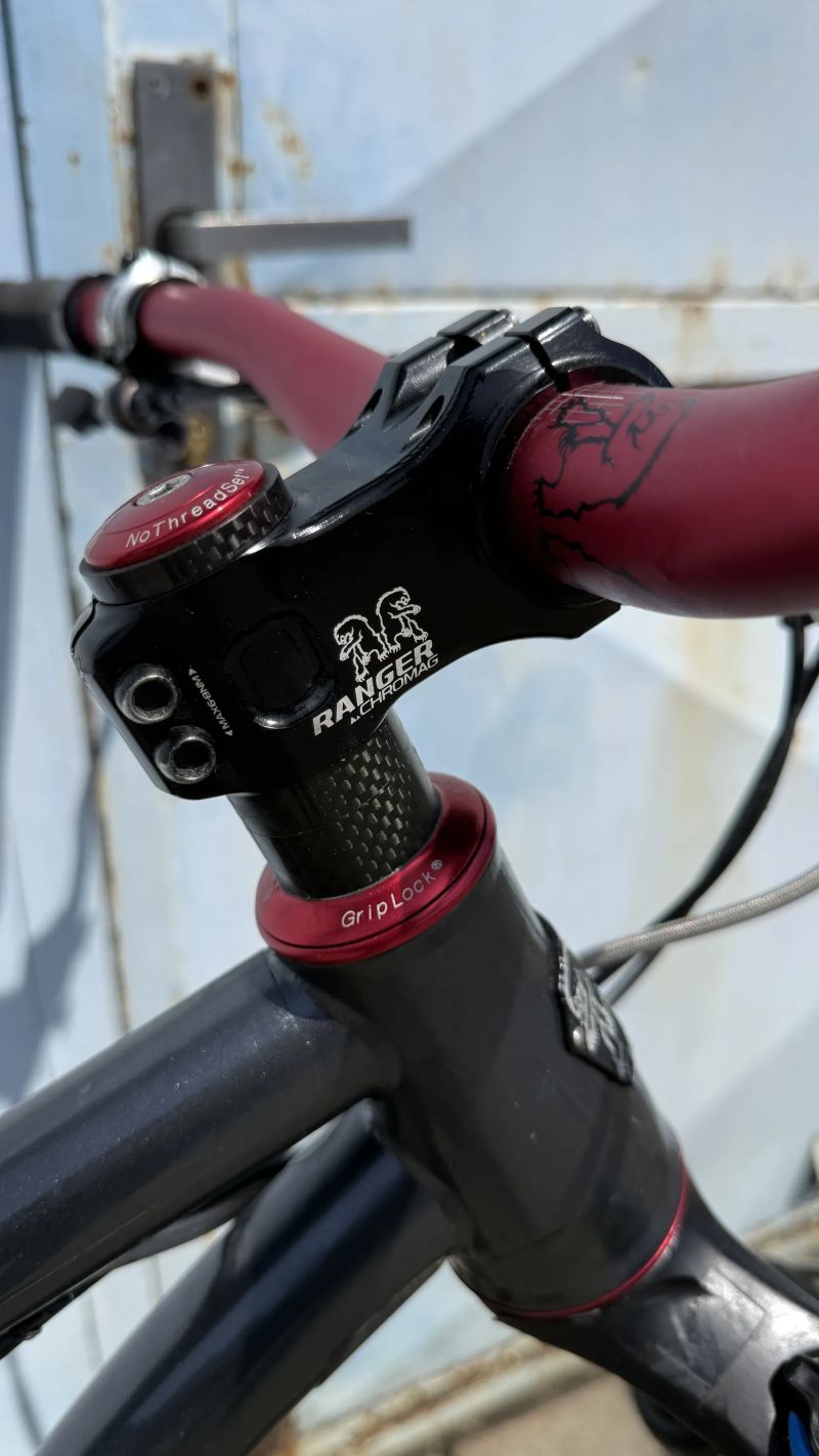 Hardtail Enduro na rámu CHROMAG ROOTDOWN