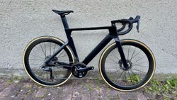 Canyon Aeroad CF SLX 8 Di2 (bez powermetru 80 000Kč)
