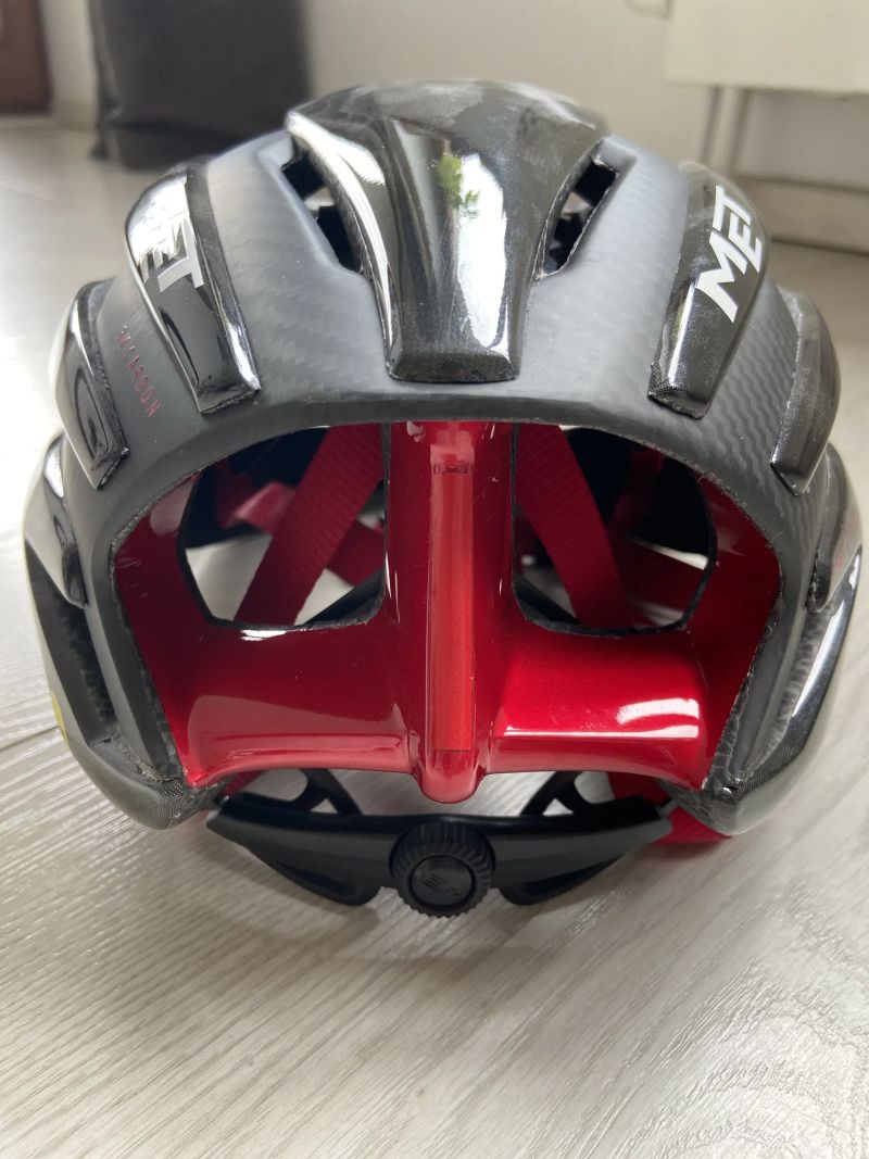 Met Trenta 3K carbon