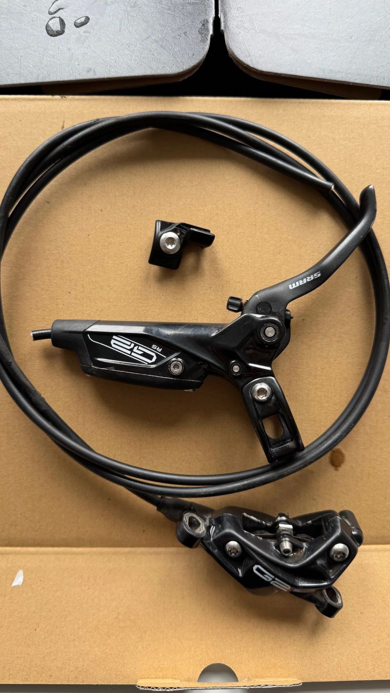 Sram G2 4 pístky