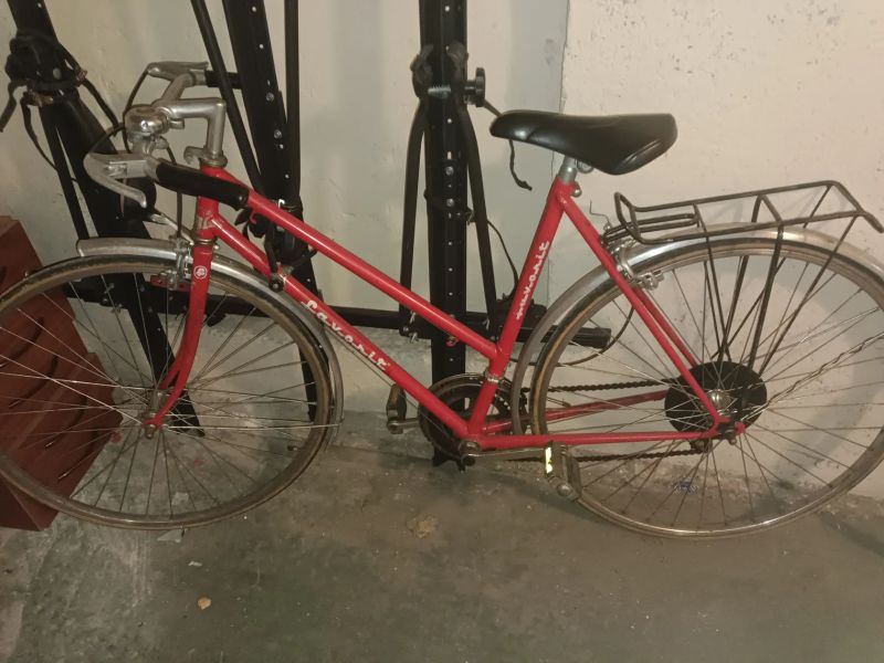 Prodám staré kola,jedno po renovaci.