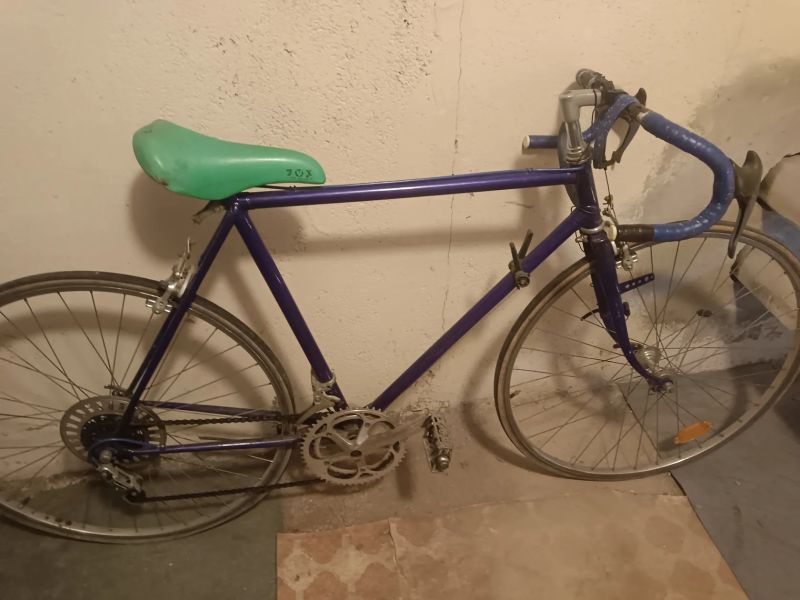 Prodám staré kola,jedno po renovaci.