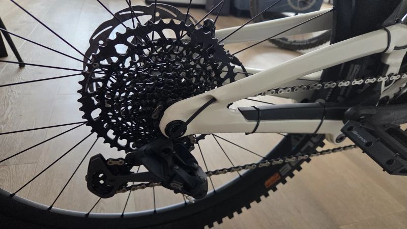  Unno Mith Elite 2024 S3 (reach 510 mm) jen 221 km