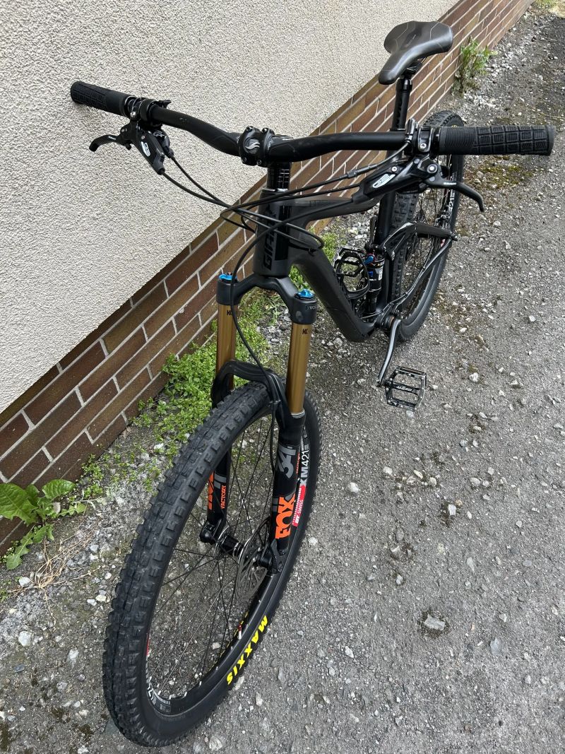 Giant Trance Advanced Raw Carbon Fox Factory
